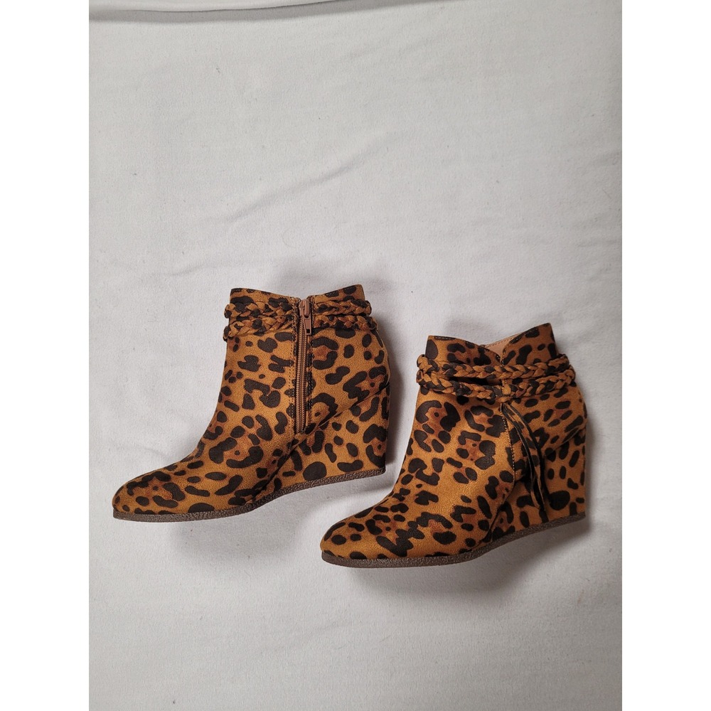 ZBY Leopard Print Wedge‎ Ankle Boots Women's Size 7 Side Zip Braided Boho Chic